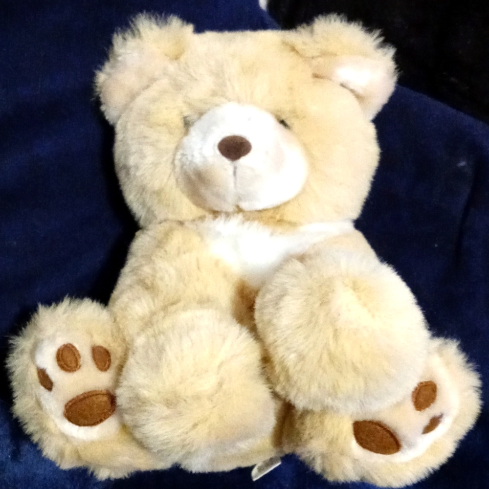 AVAILABLE - Vintage American Wego Beige sitting Bear 1968. 11" Tall sitting